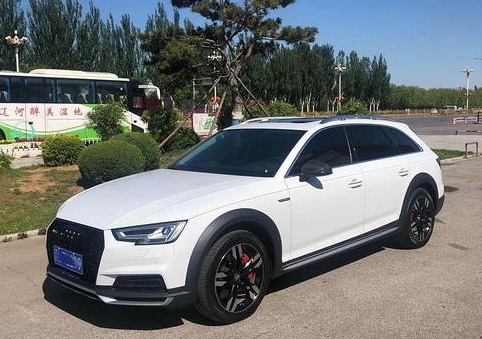 奥迪 奥迪A4L 2018款 2.0TFSI 双离合 40TFSI 30周年年型 时尚型