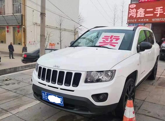 Jeep 指南者(进口) 2013款 2.4L 四驱炫黑导航版